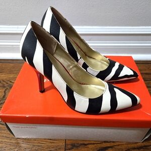 Kelly and Katie shoes size 7